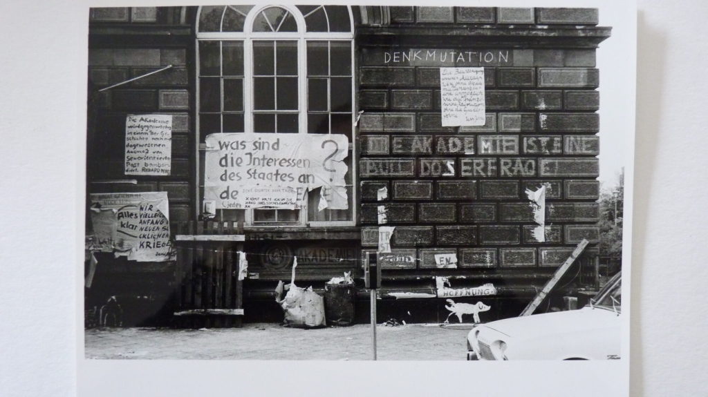 Nach der Schließung des Akademiegebäudes: Internationale Lidl-Arbeitswoche (5. ¿ 10. Mai 1969) vor der Kunstakademie Düsseldorf