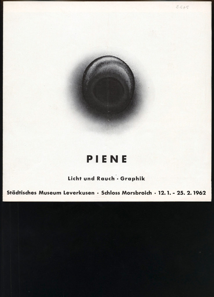 Broschüre zur Ausstellung "Piene. Licht und Rauch. Graphik"