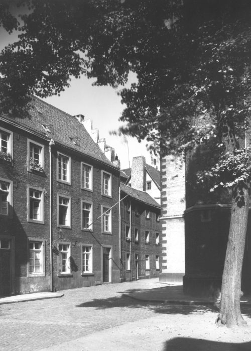 Julius Söhn (Fotograf*in), Herzogliches Gymnasium, um 1930