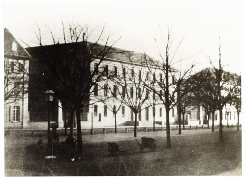 Unbekannt (Fotograf*in), Königliches Gymnasium, um 1860