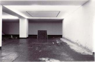 Richard Serra, Ausstellung "Westkunst", Köln 1981, beim Aufbau seiner Arbeit "Casting "
