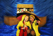 Noah und der grosse Regen von Franzsika Steiof (Szenenfoto). Premiere am 21.11.2003 im Kinder-  ...