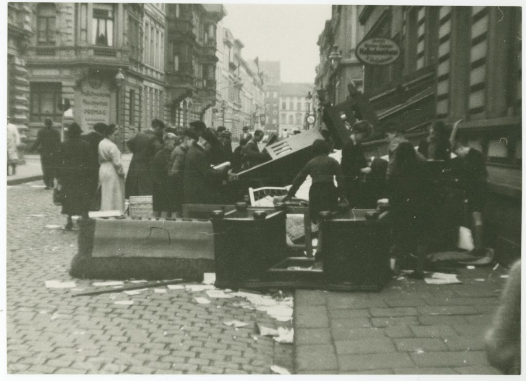 Düsseldorf Immermannstraße 38 nach der Pogromnacht 1938.