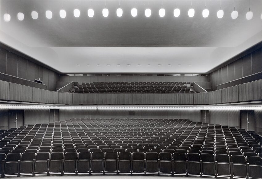 Blick in den Zuschauerraum des Düsseldorfer Schauspielhauses, nach 1951
