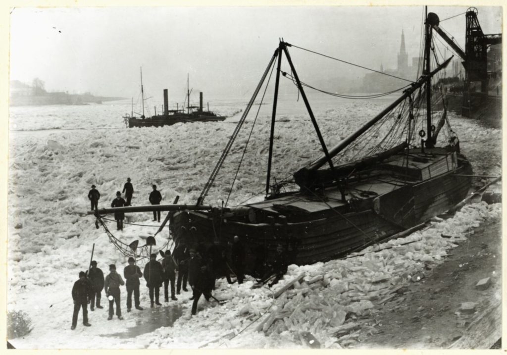 Eisgang auf dem Rhein