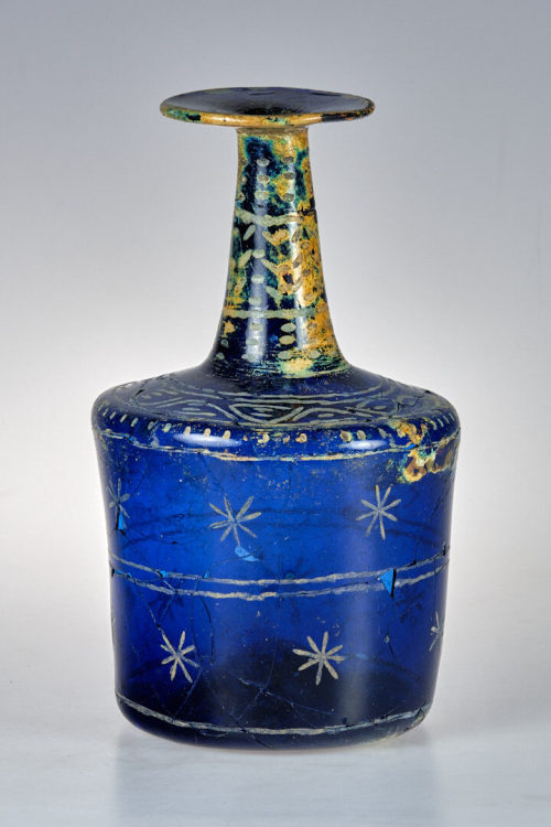Unbekannt (Ausführung), Blaue Flasche mit Sternen, ca. 900–1100