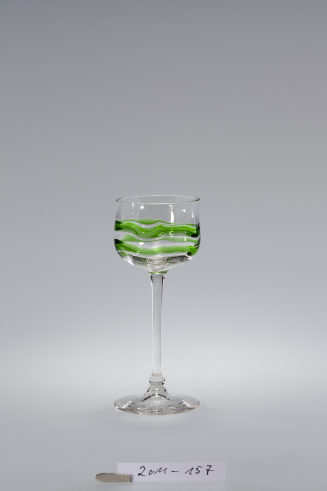 Bordeaux-Glas, Modellnummer 1531, Dekor Liane