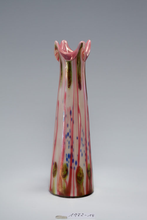 Pallme-König & Habel (Hersteller*in), Vase, 1900–1915