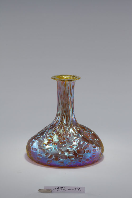 Glasfabrik Johann Lötz Witwe (Hersteller*in), Vase mit schlankem Hals, Form u. Dekor 1902