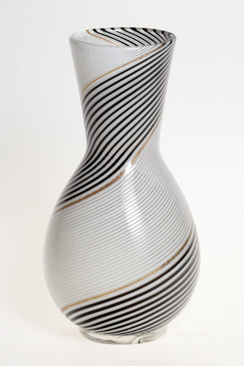 Vetri Decorativi Rag. Aureliano Toso (Ausführung), Vase "mezza filigrana bianca nera", 1954