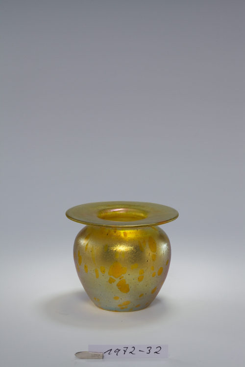 Glasfabrik Johann Lötz Witwe (Hersteller*in), Vase, Dekor Asträa, 1900 