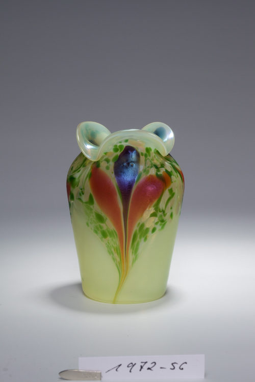 Glasfabrik Johann Lötz Witwe (Hersteller*in), Vase mit Blütendekor, 1902–1904