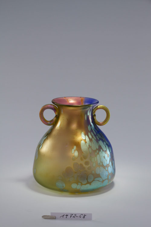 Glasfabrik Johann Lötz Witwe (Hersteller*in), Vase, Dekor Tricolor, 1900