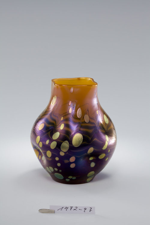 Glasfabrik Johann Lötz Witwe (Hersteller*in), Vase, Dekor Cytisus, 1902