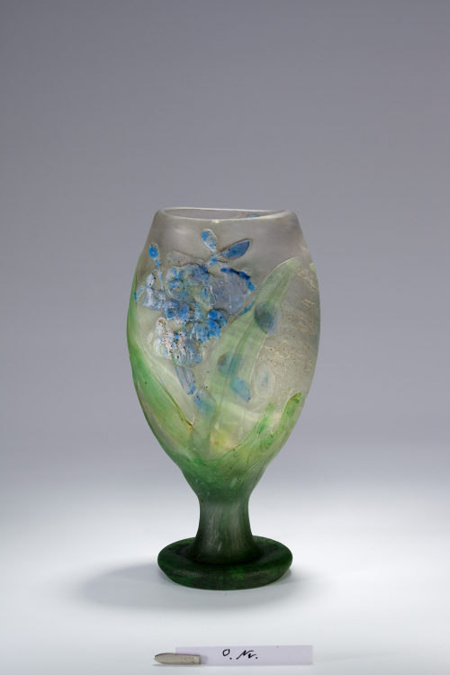 Henri Bergé (Entwurf), Vase mit blauen Hyazinthen, um 1906–1908