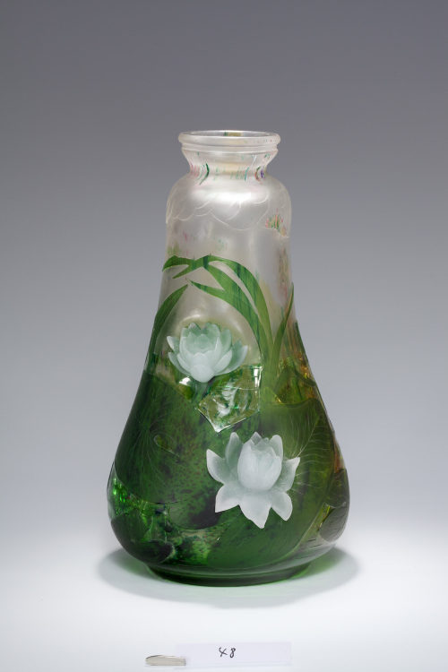 Eugène Michel (Künstler*in), Vase mit Wasserpflanzen, ca. 1898–1904