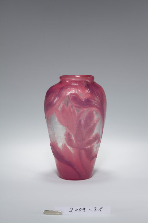 Émile Gallé (Entwurf), Vase mit Herbstzeitlosen-Dekor, um 1895–1897