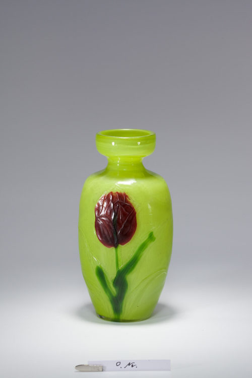 Désiré Christian (Entwurf), Vase mit Tulpendekor, um 1900