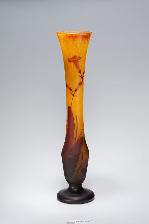 Daum <Nancy> (Ausführung), Vase mit Trichterblüten, um 1912