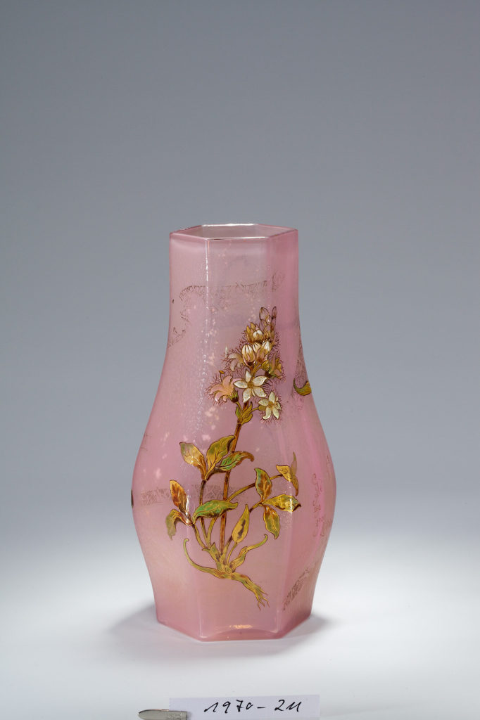 Vase mit Blumendekor