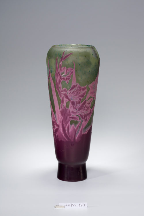 Gallé (Maison) (Ausführung), Vase mit Gladiolen, um 1900–1904