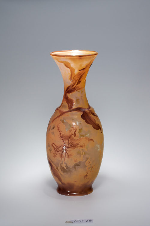 Émile Gallé (Entwurf), Vase mit Prachtliliendekor, 1900–1904