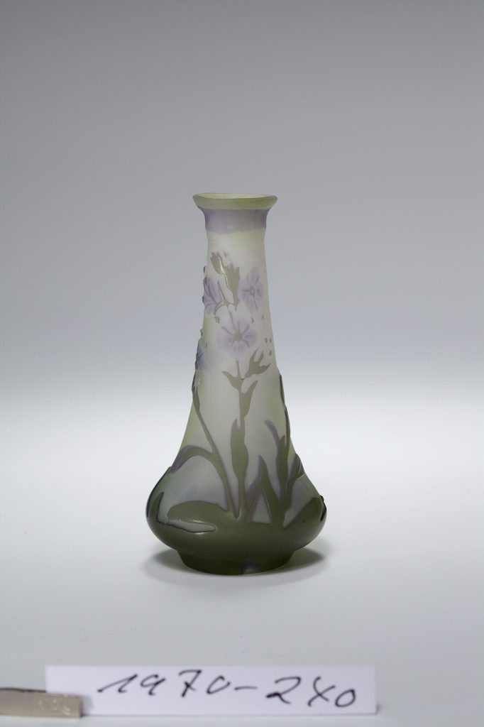 Kleine Einblumenvase (Soliflore) mit Veronica-Blume