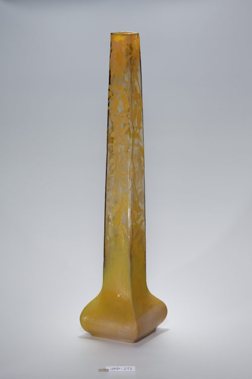 Émile Gallé (Entwurf), Vase mit Glyzinien-Dekor, um 1900