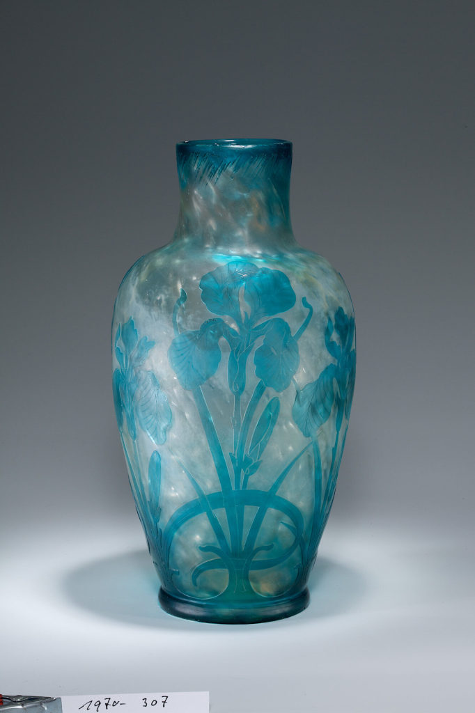 Vase mit Iris-Dekor