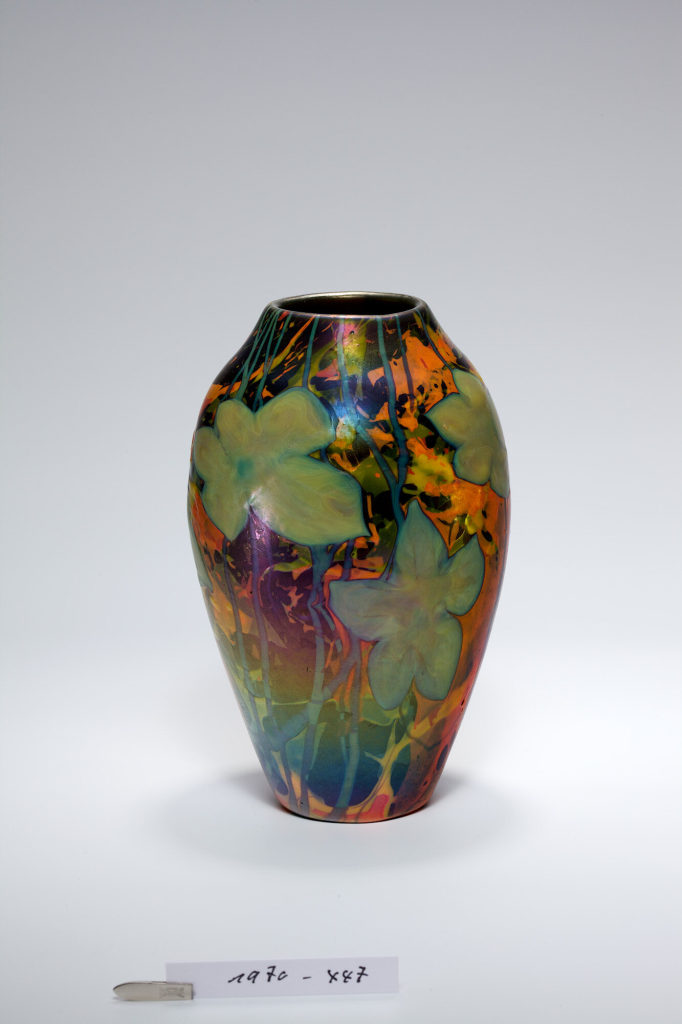 Vase mit Efeu-Dekor