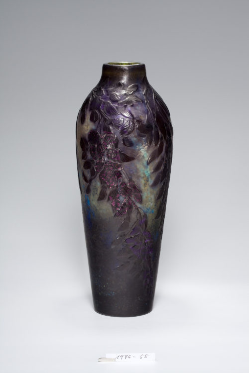 Émile Gallé (Entwurf), Vase mit Glyzinien, Um 1902–1904