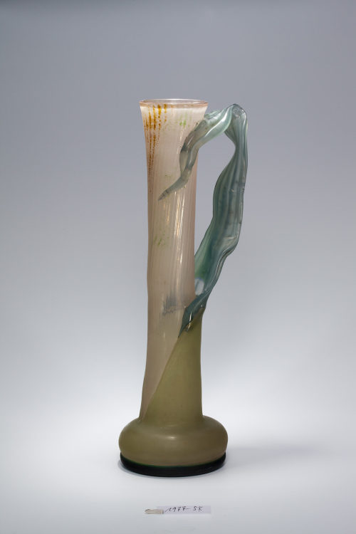 Émile Gallé (Entwurf), Vase in Gestalt eines Grashalms, um 1901–1903