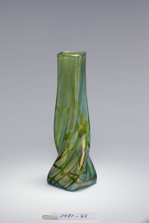 Glasfabrik Johann Lötz Witwe (Hersteller*in), Vase, Dekor "Pampas", 1898