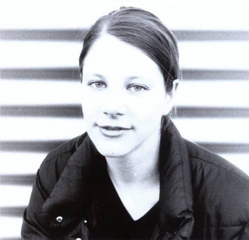 Birgit Huebner (Fotograf*in), Sarah Hornäk, Bildhauerin, in Düsseldorf, 1997