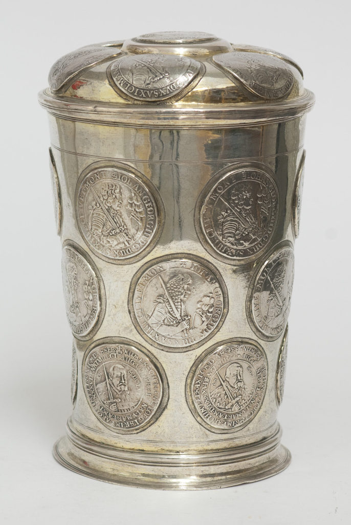 Münzbecher mit Bildnissen der Herzöge von Sachsen von 1604 - 1692