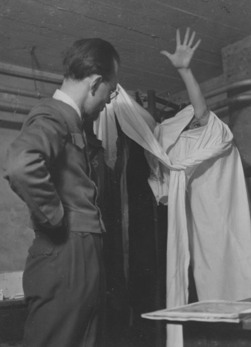 Ursula Knipping (Fotograf*in), Bei der Probe, ca. 1947