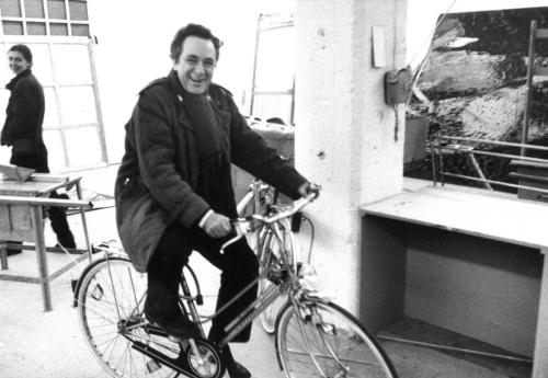 Benjamin Katz (Künstler*in), Gerhard Richter in seinem Atelier mit Isa Genzken, Düsseldorf, 1984