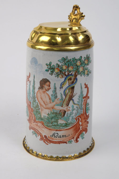 Fayencefabrik Schrezheim (Hersteller*in), Walzenkrug mit  Adam und der Schlange, um 1760