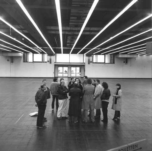 Erika Kiffl (Fotograf*in), Künstlertreffen "Treibhaus" Alte Messehalle Düsseldorf, 1981