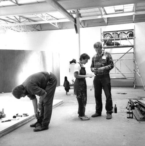 Erika Kiffl (Fotograf*in), Process und Konstruktion, München, 1985. Ansgar Nierhoff, Halina Jaworski, Tomasz Konart., 1985