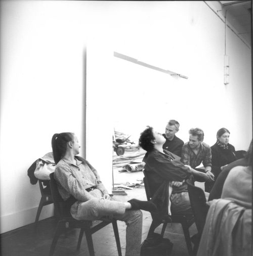 Erika Kiffl (Fotograf*in), "DIALOG" - Ausstellung,1989, Pressekonferenz, Kunstpalast Düsseldorf, v.l.n.r.: Isolde Wawrin, Halina Jaworski, Miroslaw Balka, Leon Tarasewicz, 1989