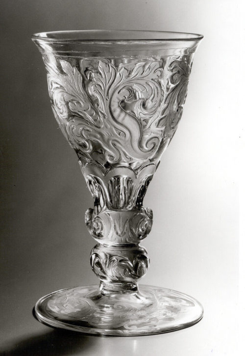 Friedrich Winter (Ausführung), Pokal mit Delphinmotiv und Akanthusranken, um 1690–1692