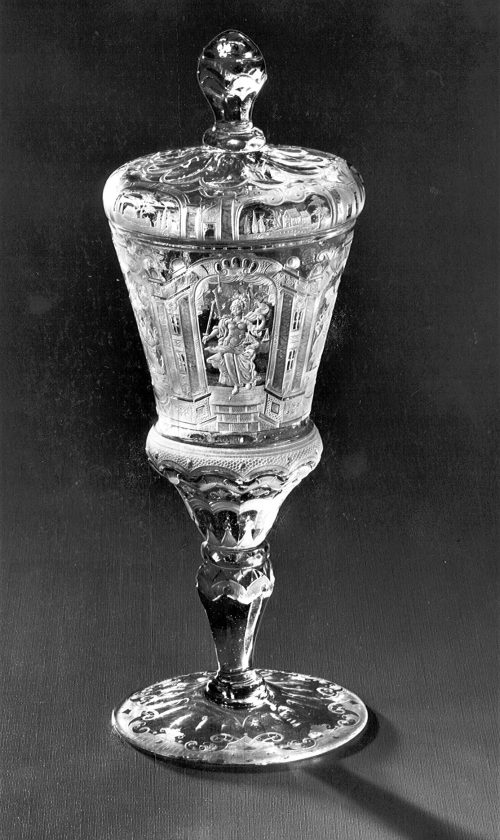 Unbekannt (Ausführung), Deckelpokal mit Personifikationen von Glauben, Gerechtigkeit und Klugheit, um 1740