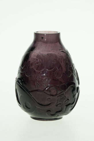 Violette Vase mit Drachen