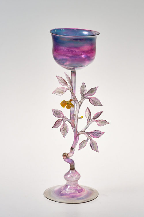 Friedrich Zitzmann (Künstler*in), Zierglas mit gelber Blüte, um 1900–1905