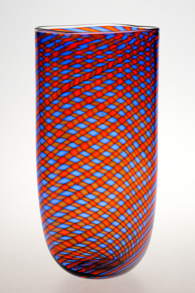 Vase mit Spiralbändern