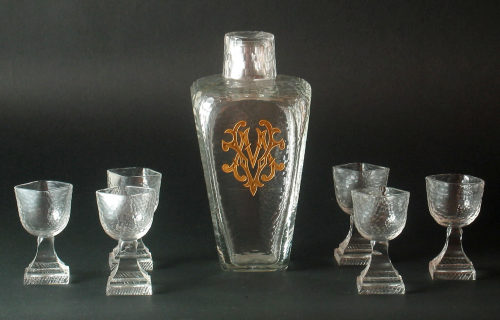 Cristalleries de Baccarat (Ausführung), Trinkglasservice: 6 Gläser und Karaffe mit Deckel, 1850–1900