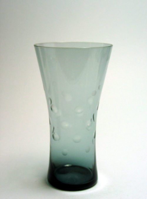 Wilhelm Wagenfeld (Entwurf), Vase mit Tropfenschliff, Entwurf 1950