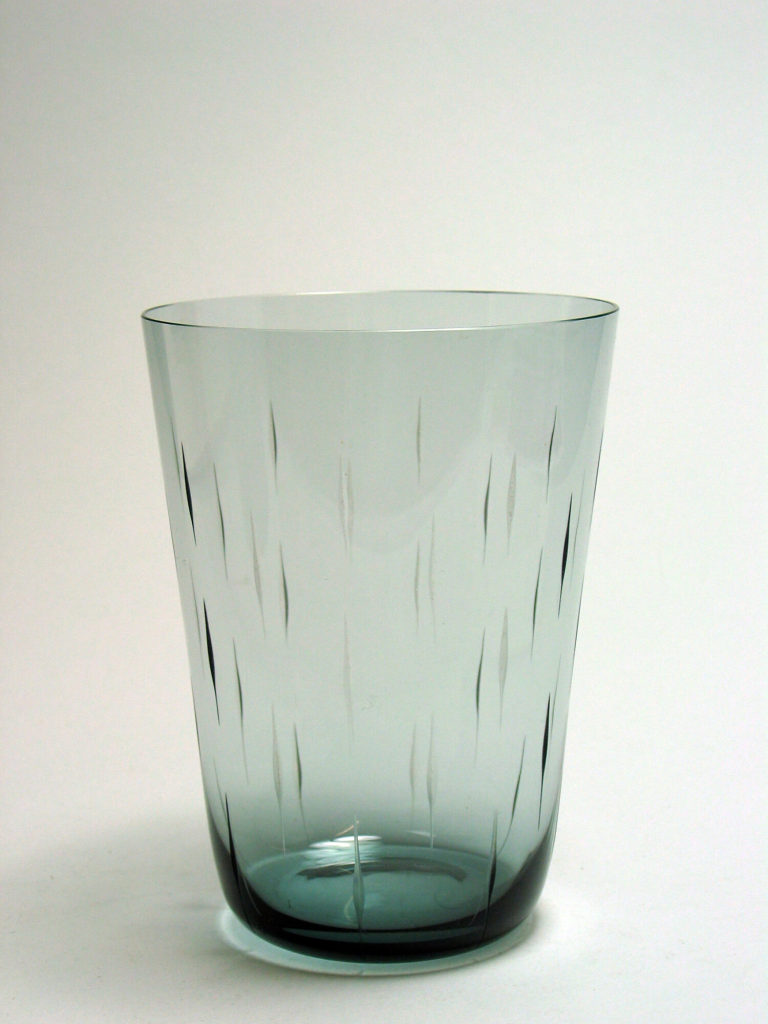 Vase mit Keilschliff