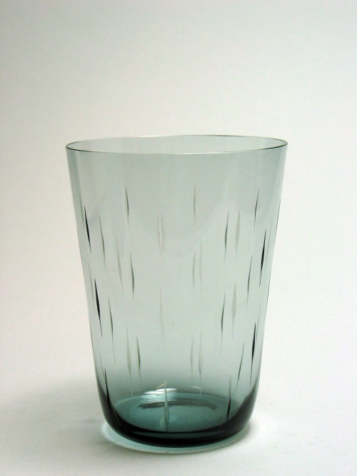 Wilhelm Wagenfeld (Entwurf), Vase mit Keilschliff, Entwurf 1954,  Produktion 1954–1964